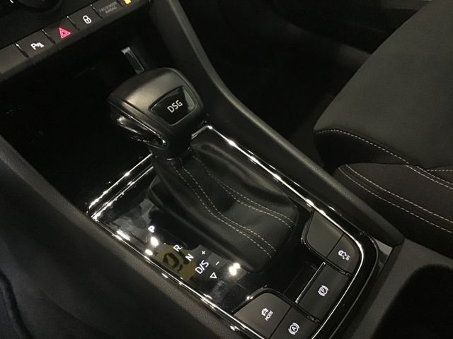 Fahrzeugabbildung Skoda Karoq Sportline 1.5 TSI DSG/AHK/NAVI/ACC/Std.Hzg