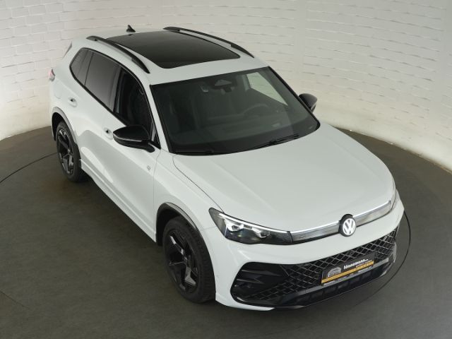 Tiguan R-LINE TDI DSG+AHK+NAVI+SCHIEBEDACH+LED M