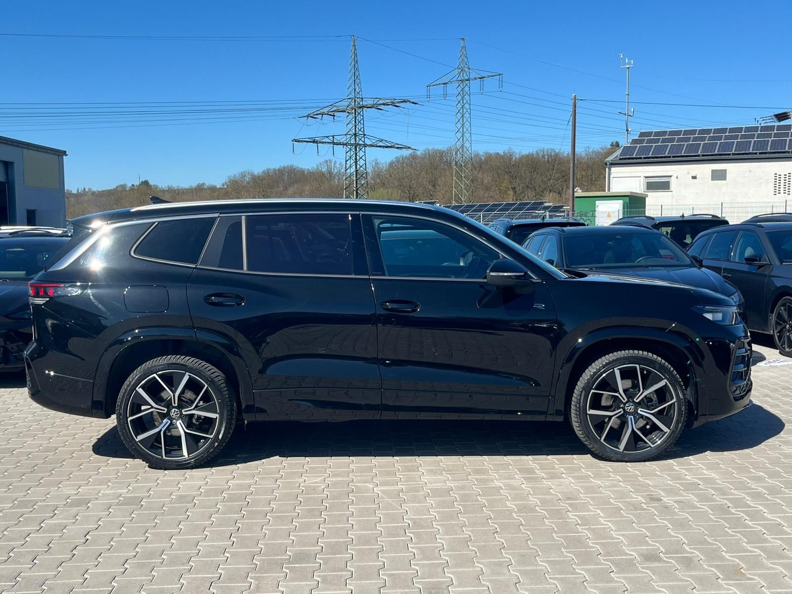 Image du véhicule Volkswagen Tayron 2.0 TDI 4M R-Line 7Si*MATRIX*AHK*PANO*HUD