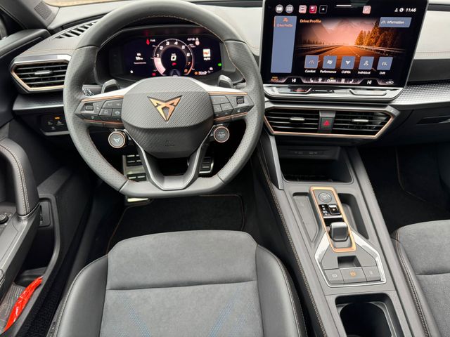 Leon ST VZ 2.0TSI 333PS DSG 4WD ACC/AHK/PANO/LED
