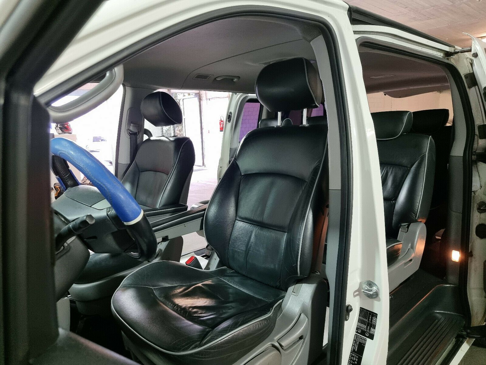 HYUNDAI H-1 Travel Premium 8-Sitzer Familienbus