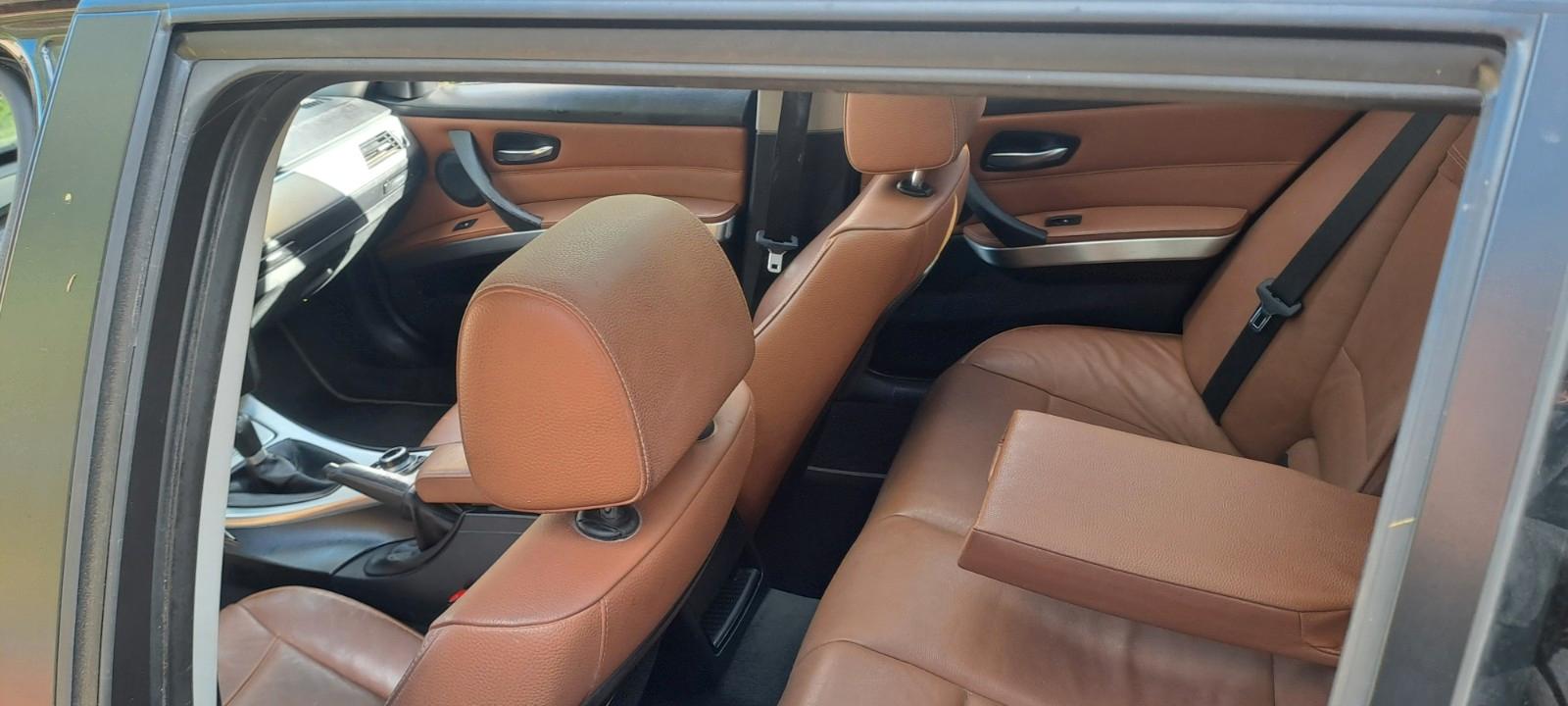BMW 320 2010 — photo 10