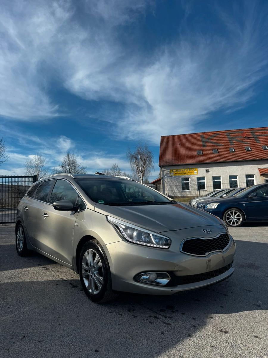 Kia cee'd Sportswagon 1.6 GDI Dream-Team Sportswagon