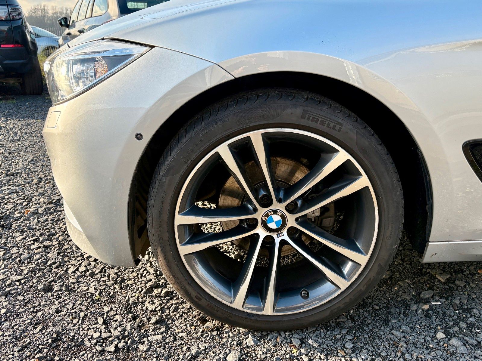 Fahrzeugabbildung BMW 320d xDrive GT M SPORTPAKET Navi Leder Xenon Pan