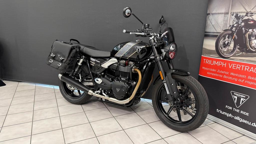 Triumph SPEED TWIN 900 Modell 2026, wie neu m.v. Zubehör