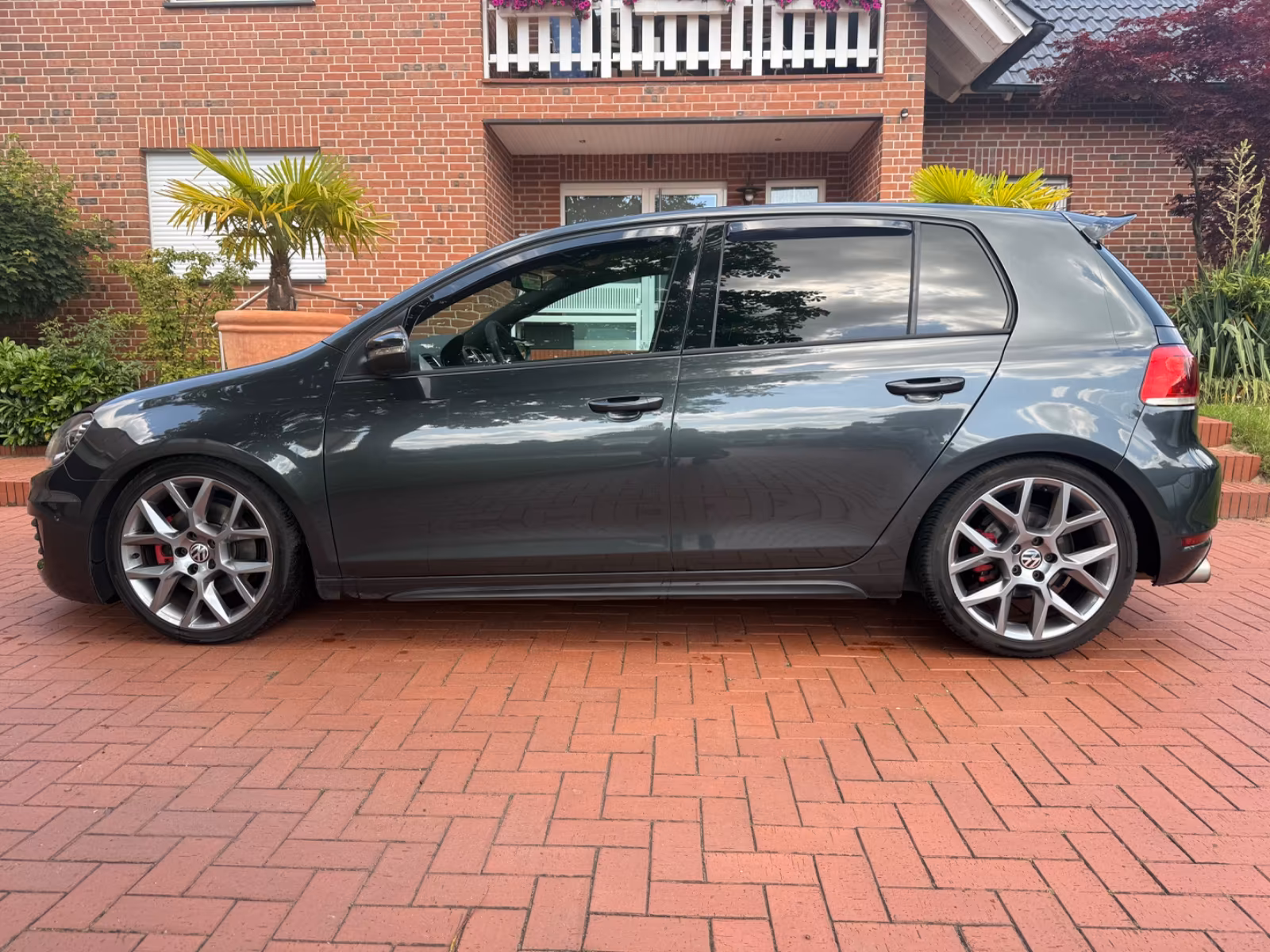 Volkswagen Golf VI GTI Dynaudio BI-Xenon Remus Klimaa. Navi