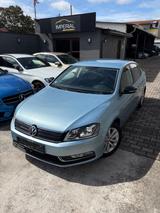 Volkswagen Passat 1.6 TDI Lim. XENON/LED/TEMPOMAT/SZH/RFK - Volkswagen Passat aus 2012 mit Diesel-Antrieb: Limousine