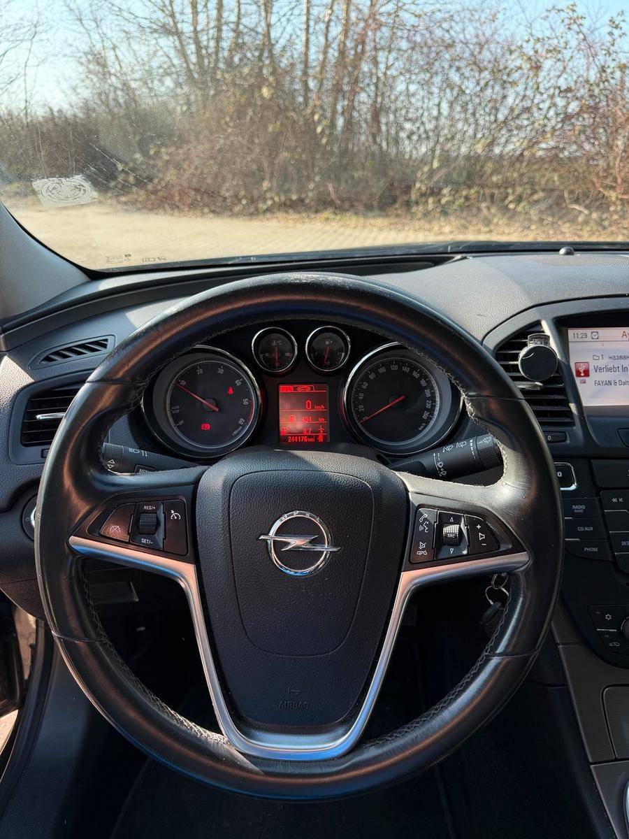 Opel Insignia 2012 — photo 9