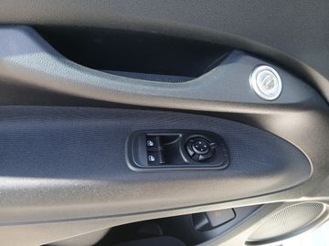 Fiat 500e Action +SHZ+SoundSys+SpurH+AUT