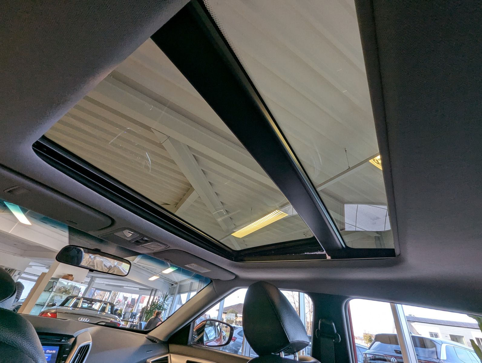 HYUNDAI Veloster 1.6 Style T-Leder Pano 8-Fach Keyless - Image 17