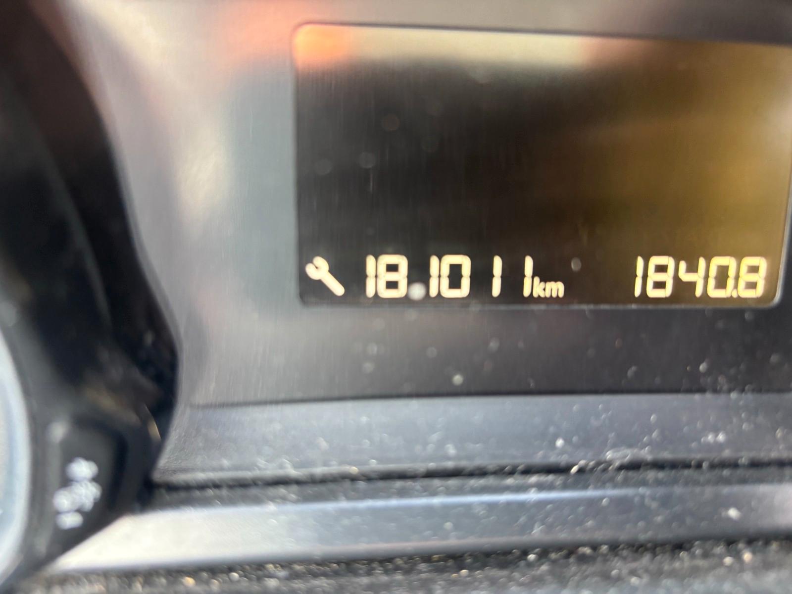 Peugeot 308 2015 — photo 18