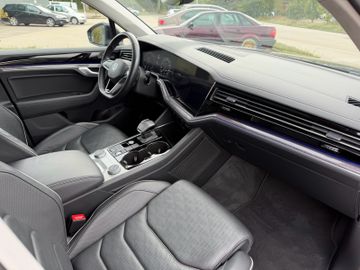 Volkswagen Touareg - 12