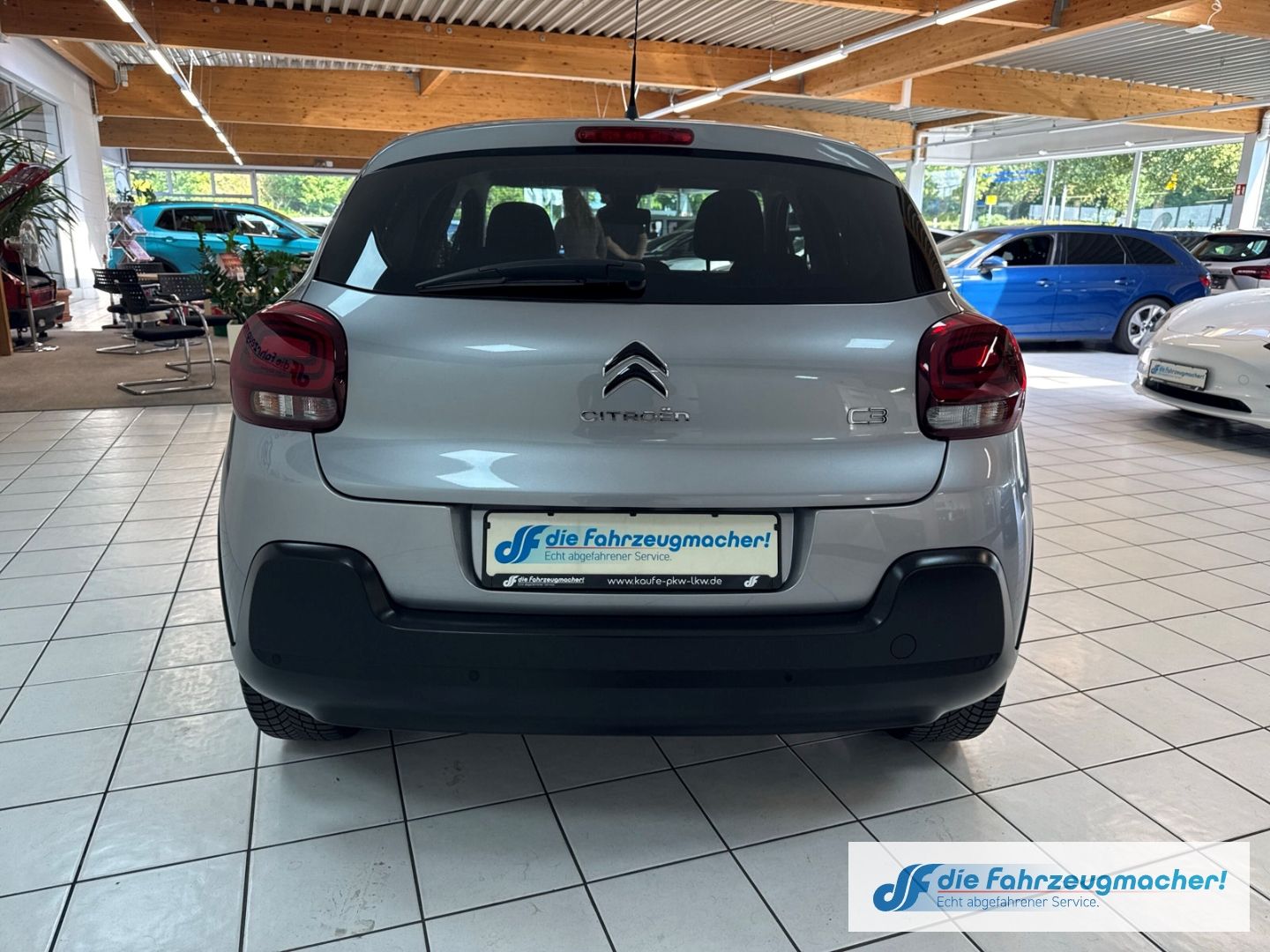 Fahrzeugabbildung Citroën C3 C-Series 1.2 PureTech LED Klimaautom DAB SHZ