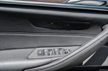 Fahrzeugabbildung BMW 520d xDrive Touring M-Sport°360°|HARMAN|HOLZ
