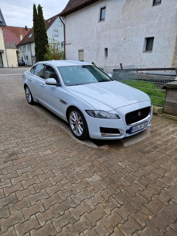 Jaguar XF 3.0d mit MOTORSCHADEN