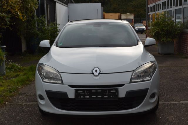 Renault MeganeIII 1.6L81Kw-2HD-Klimaato-Panoramadach-Alu