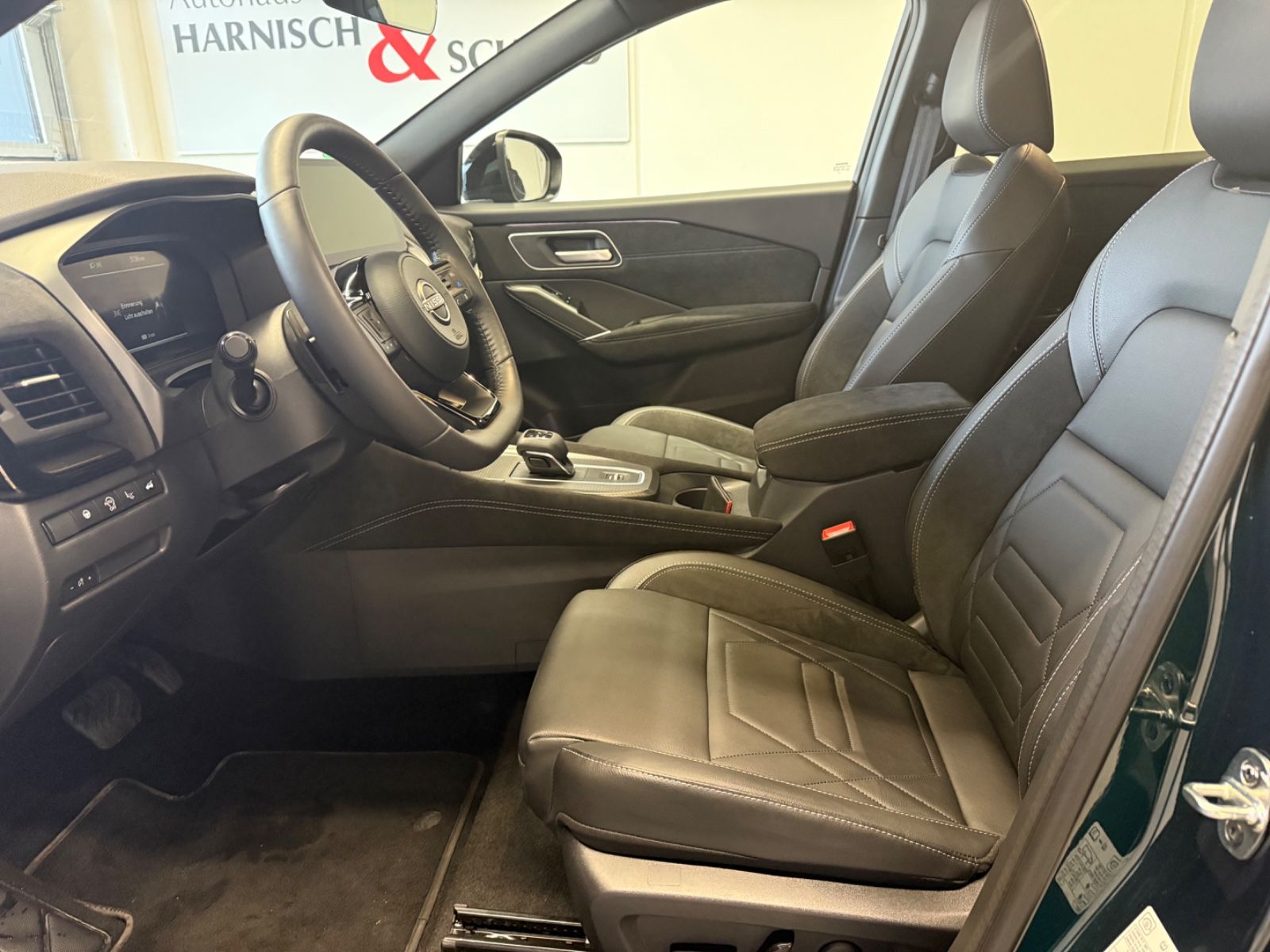 Fahrzeugabbildung Nissan Qashqai N-Design Komfort Paket Plus