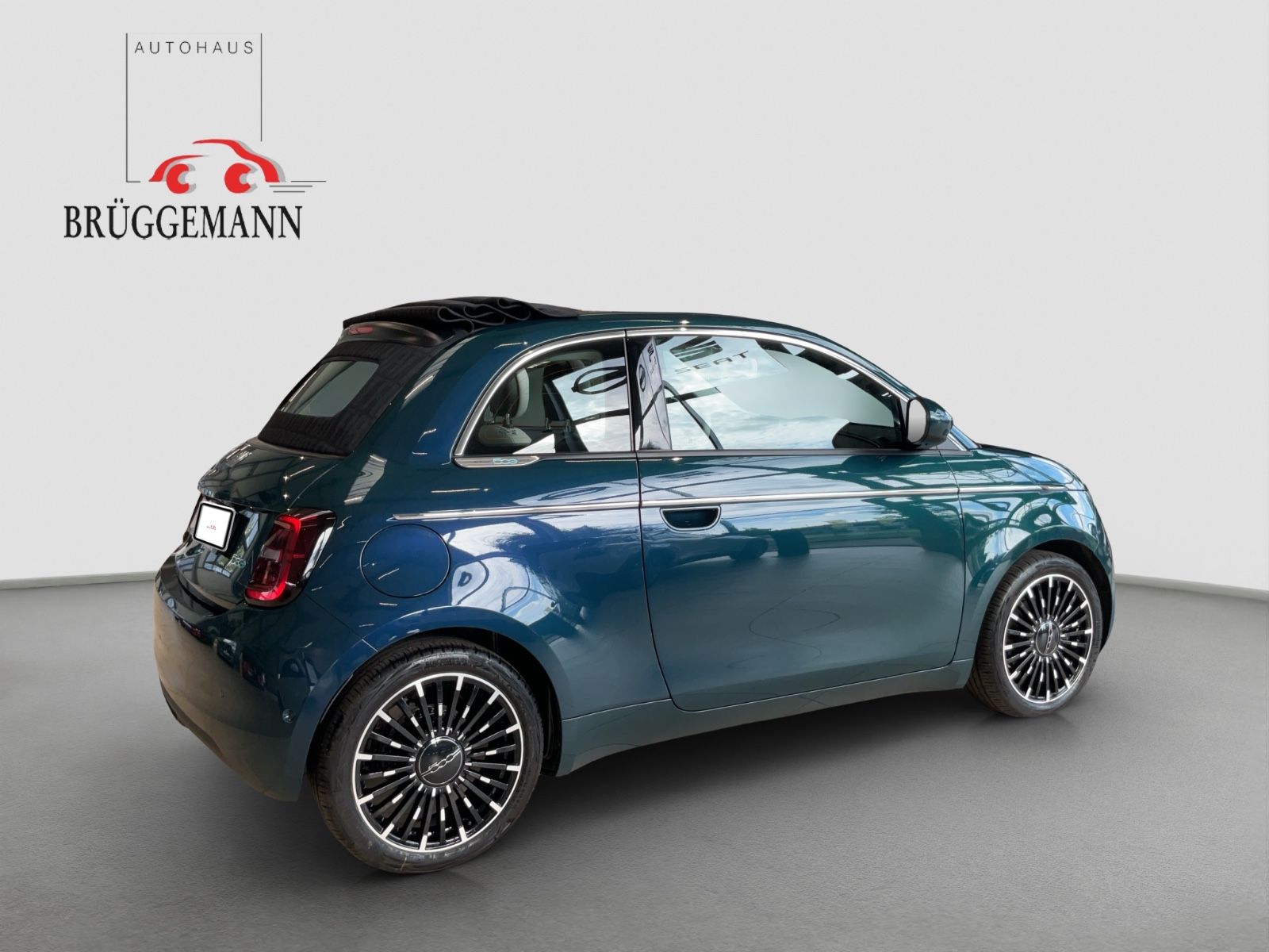Fahrzeugabbildung Fiat 500e La Prima Cabrio 42 kWh