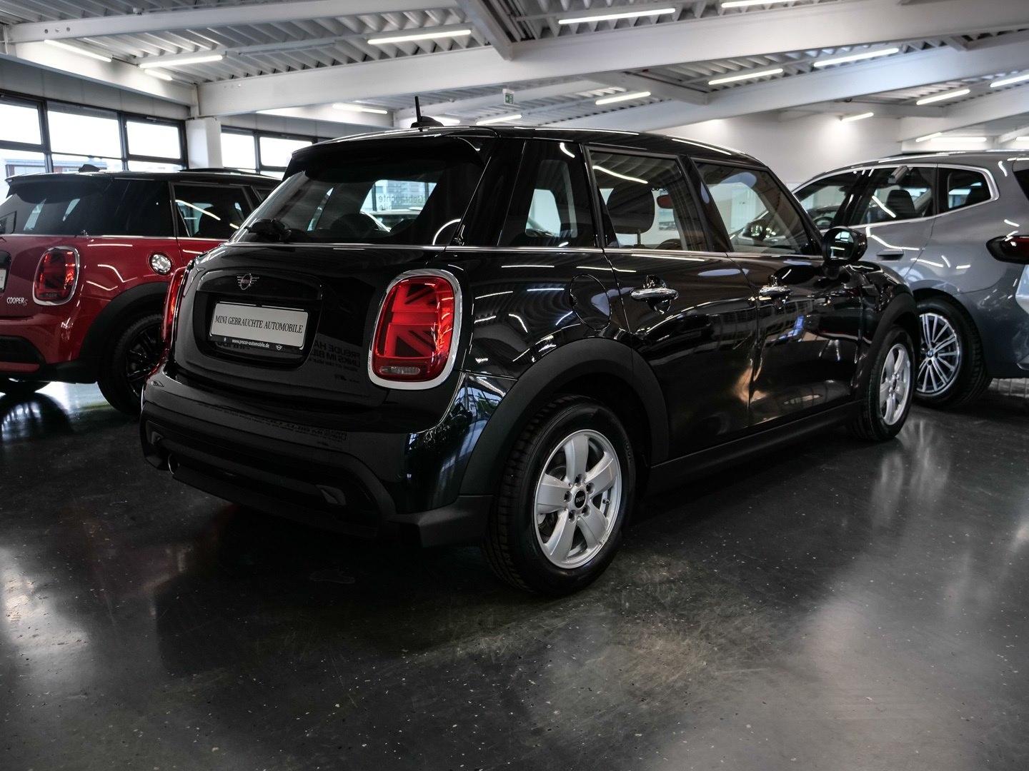 MINI Cooper Essential Trim Aut LED Driveass PDChi