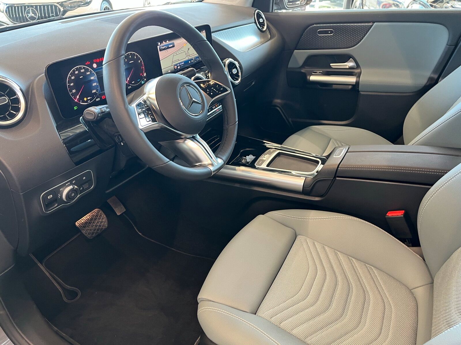 Mercedes-Benz GLA 180 PROGRESSIVE ADVANCED VOLLDIGI WINTERP. foto 10