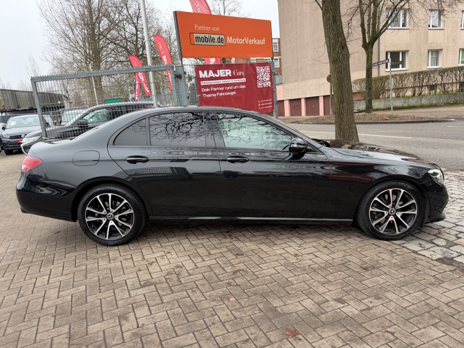 Fahrzeugabbildung Mercedes-Benz E 220d Night-Paket*JUNGE STERNE*KAMERA*LED*