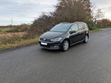 Volkswagen Touran 2.0 TDI SCR 140kW DSG AHK Panorama - VW Touran von privat