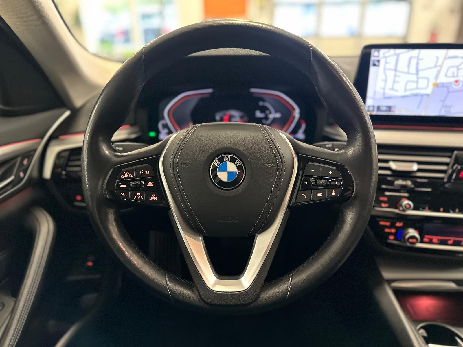 BMW 530d xDr. HUD/Park&DriveAss/SportLederSitz/KeyLe