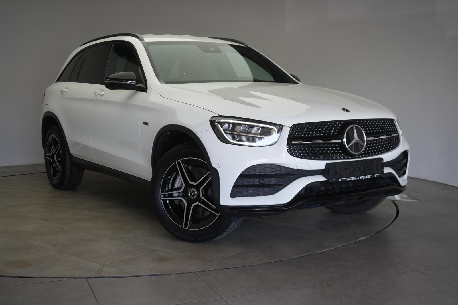MERCEDES-BENZ GLC 300 e 4Matic 9G-Tronic AMG Leder/Temp/Kamera