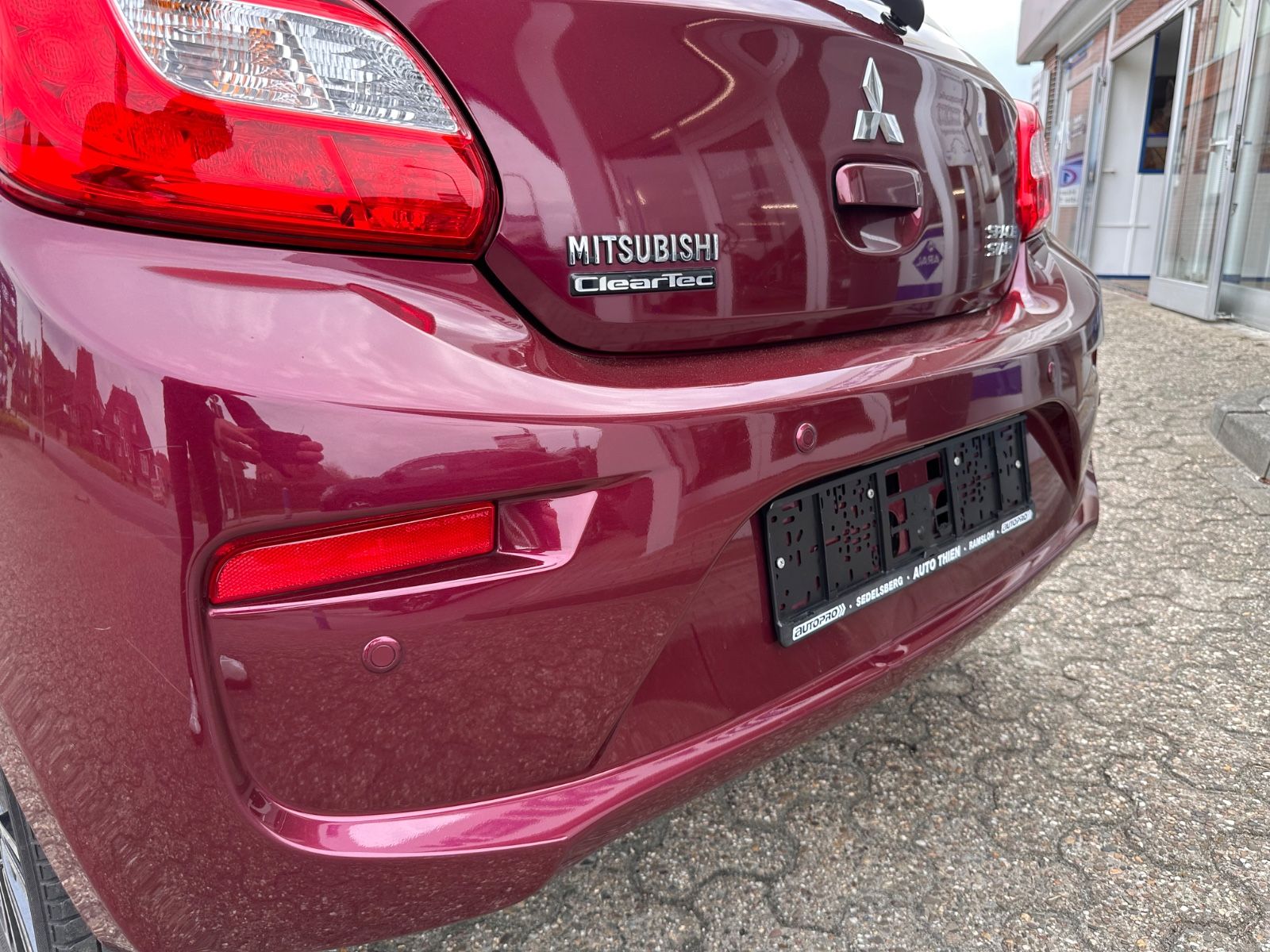 Fahrzeugabbildung Mitsubishi Space Star Edition 100+ Navi/SHZG/Klima/BT/PDC