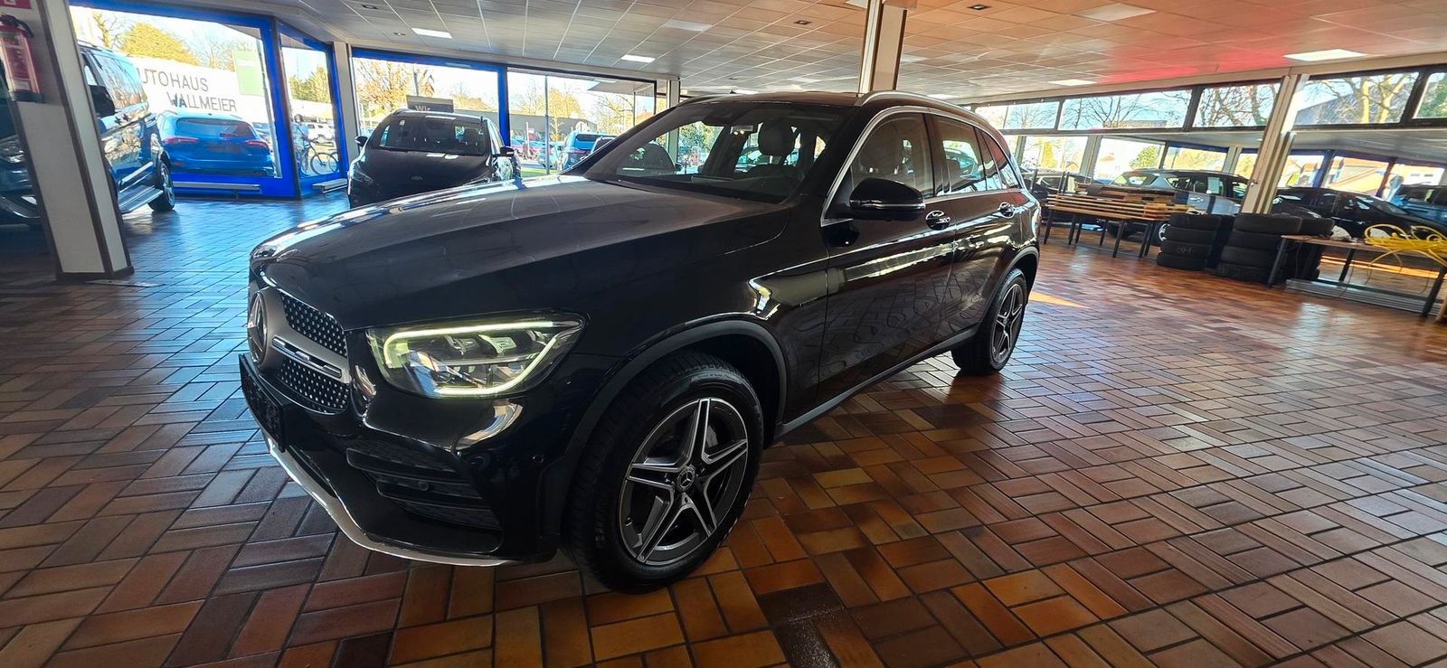 Mercedes-Benz GLC 300 e 4Matic 9G-TRONIC AMG Line Navi Led Led