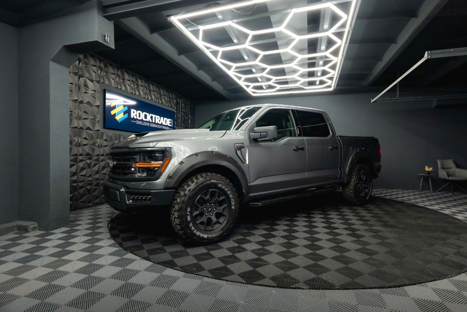 Fahrzeugabbildung Ford F150 5.0L V8 4x4 Offroad SuperCrew RAPTOR 19%