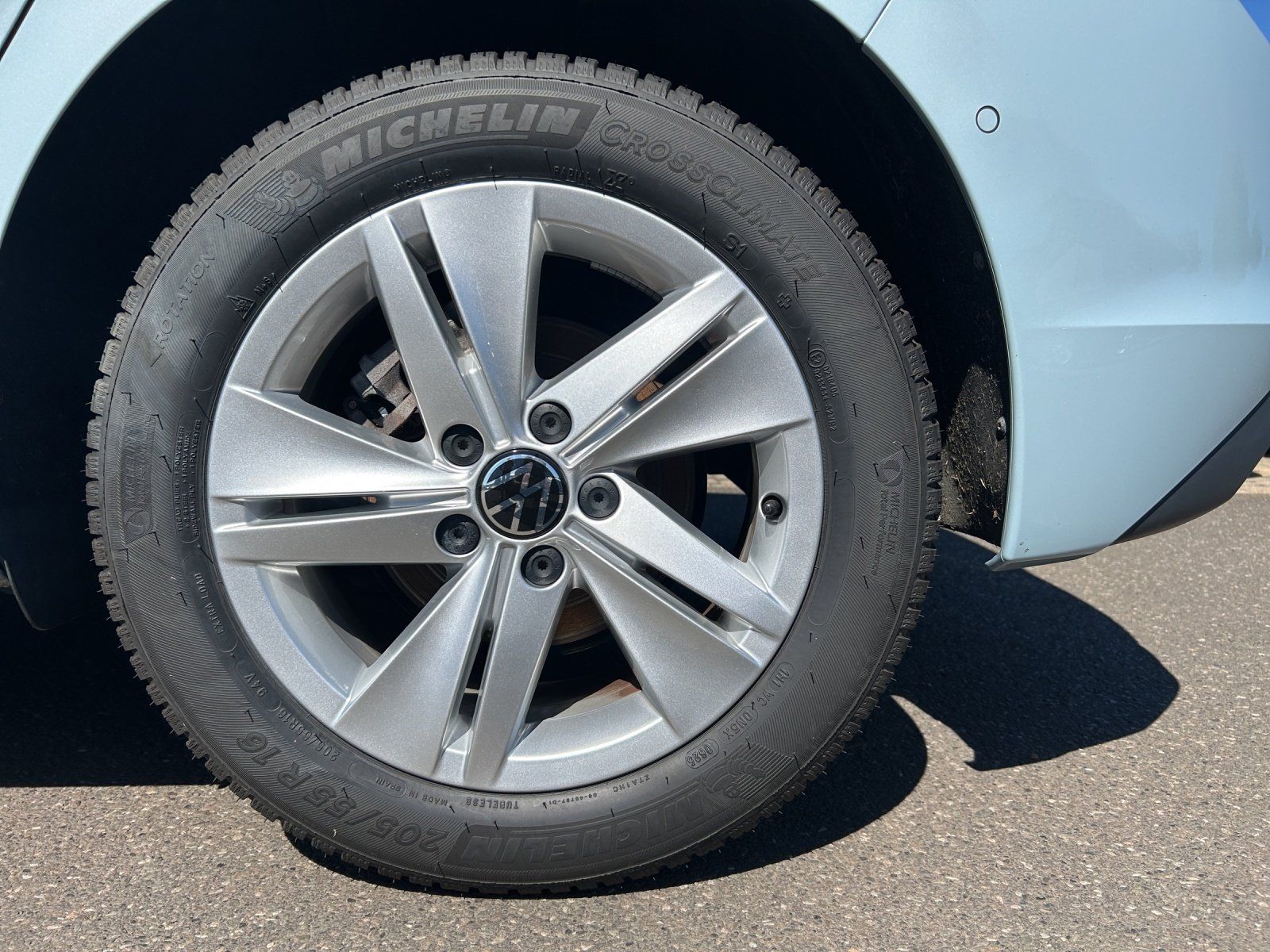 Fahrzeugabbildung Volkswagen Golf VIII 1.5 eTSI 85 kW Life Kamera,LED,Navi,LM