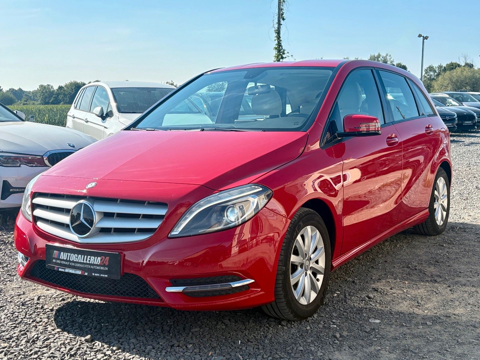 Fahrzeugabbildung Mercedes-Benz B 180 Xenon AHK 1.HAND Klima SCHECKHEFT SHZ PDC