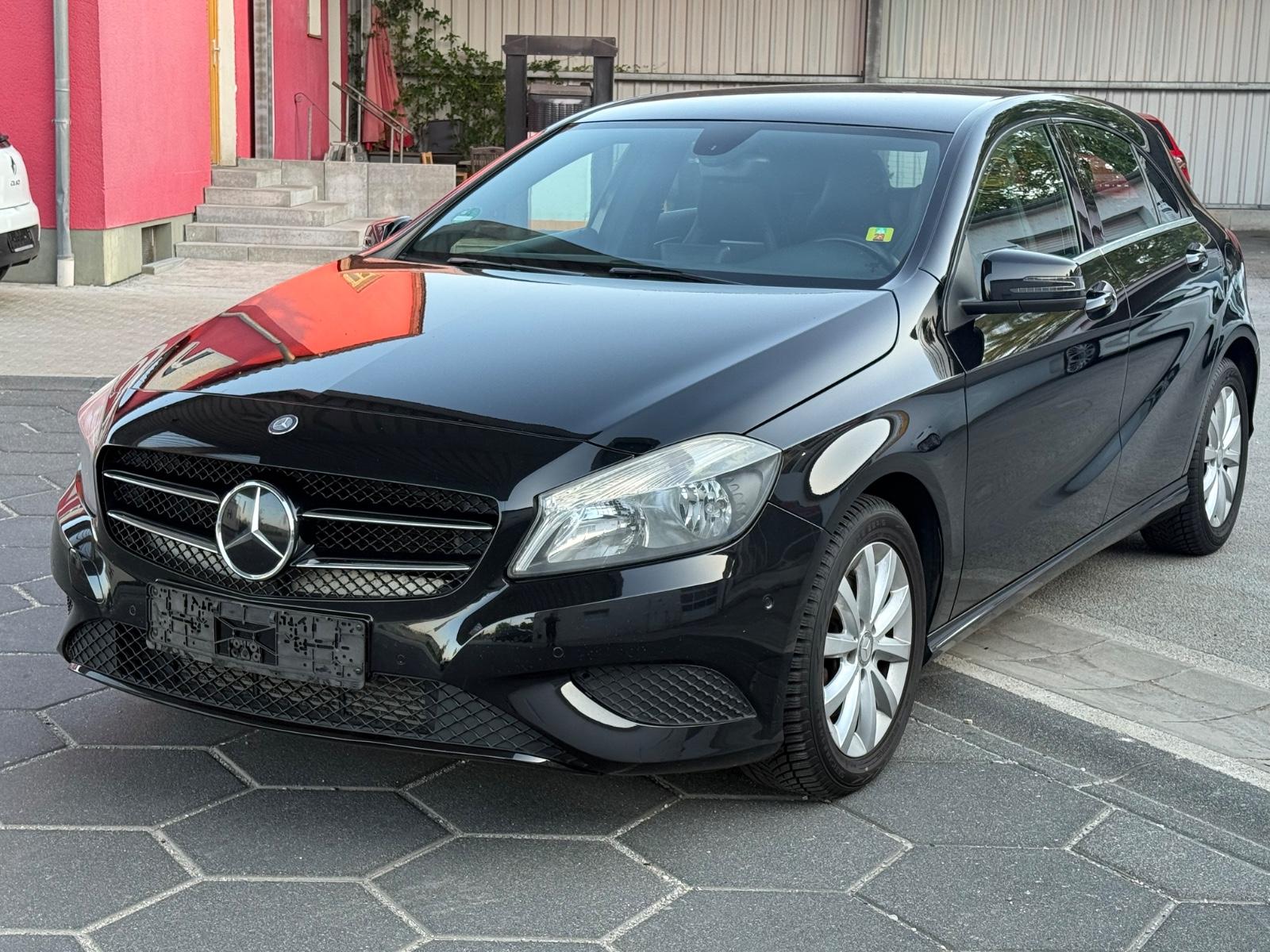 Mercedes-Benz A 180 A A 180 BlueEfficiency*PDC*NAVI*