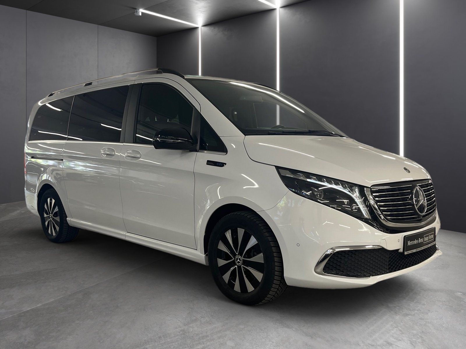Fahrzeugabbildung Mercedes-Benz EQV 300 AVANTGARDE Lang*LED*Totw*Burmester*Distr