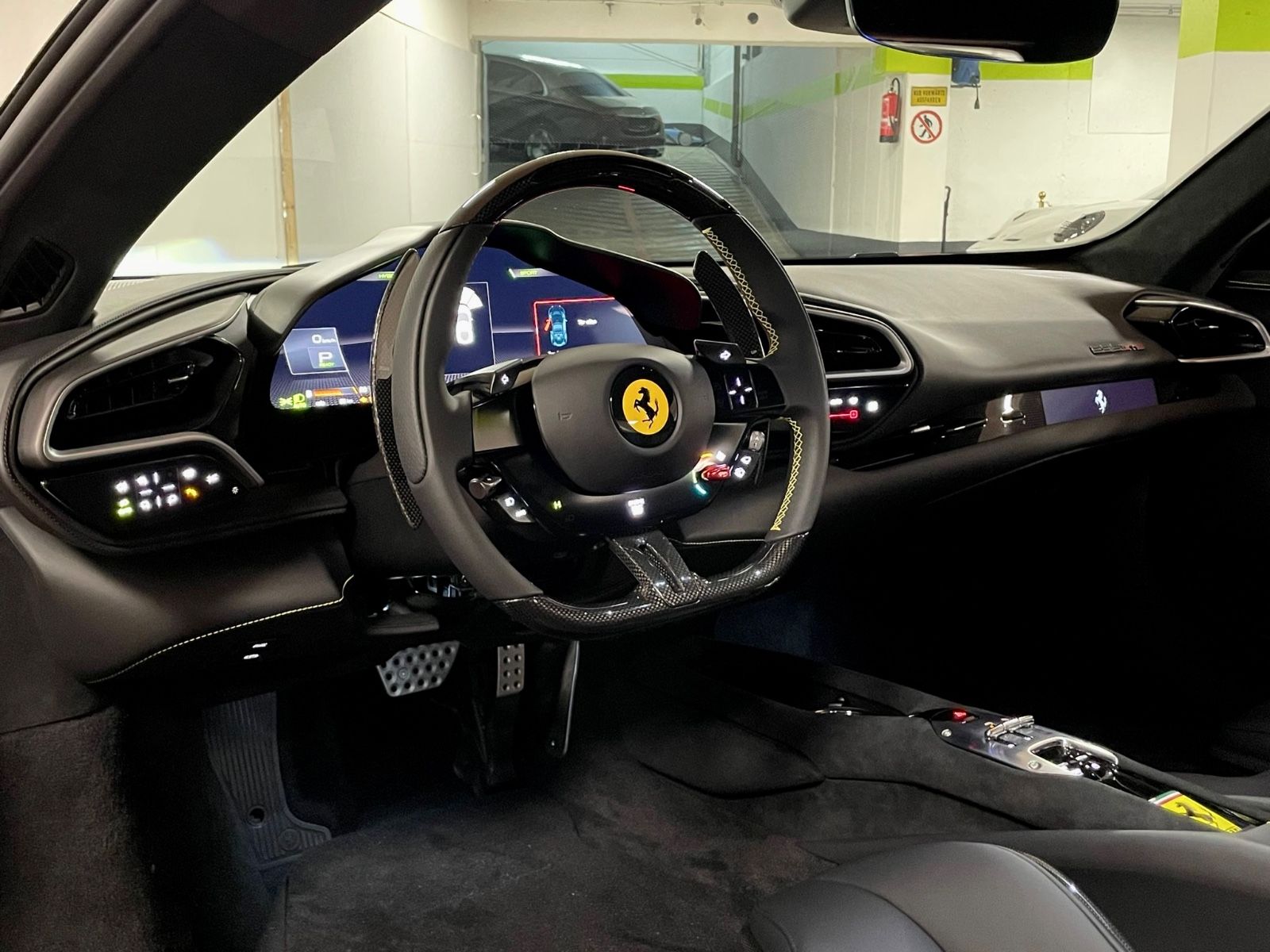 Fahrzeugabbildung Ferrari 296 GTB RED CARBON LIFT PASSENGERDISPLAY READY !