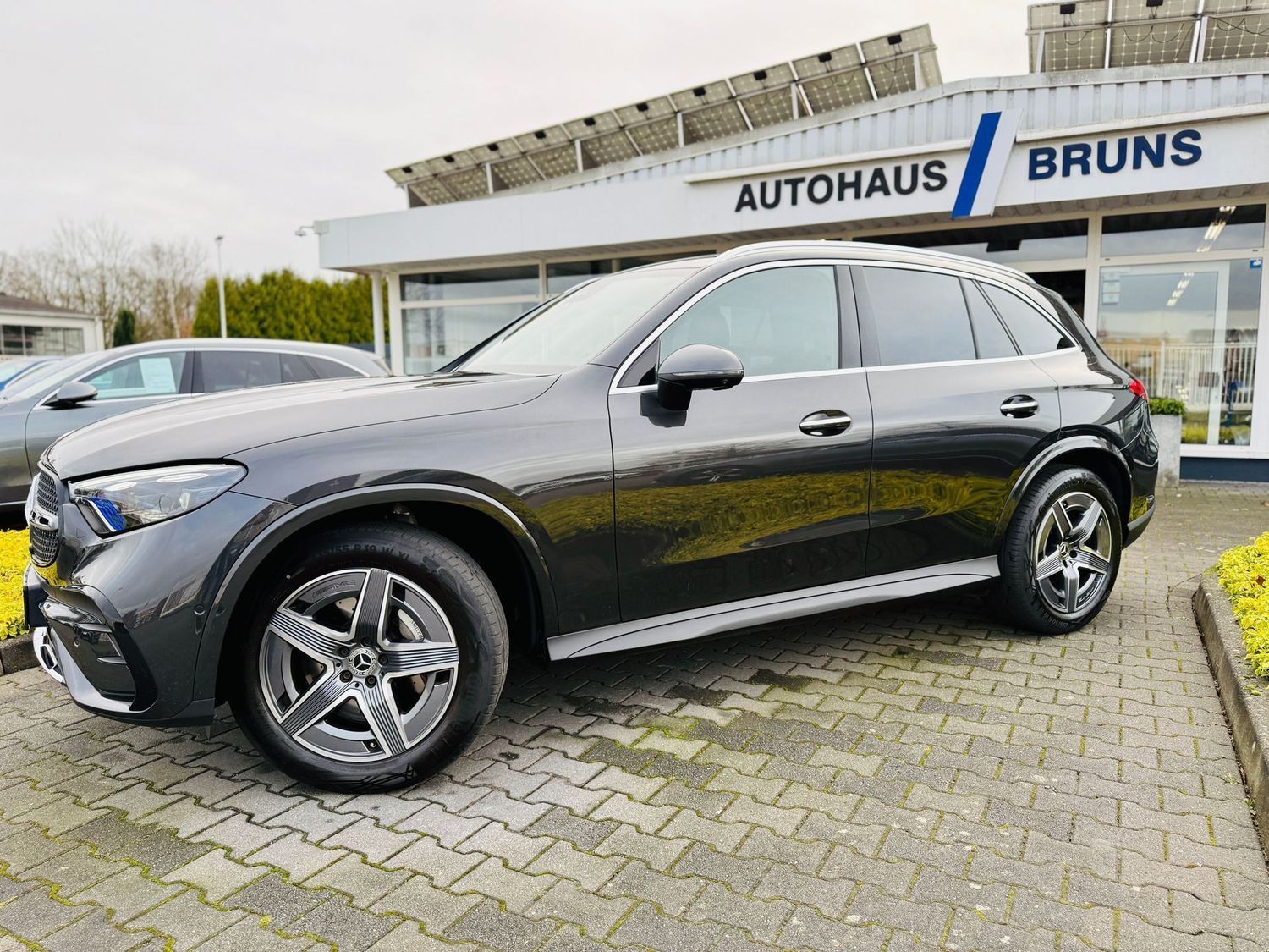Fahrzeugabbildung Mercedes-Benz GLC 220 d 4M AMG Premium, AHK, 360°, Winter, Mem