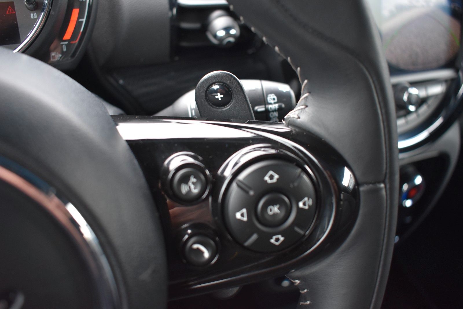 Fahrzeugabbildung MINI Cooper SD Clubman H&K HUD Panorama ACC Leder AHK