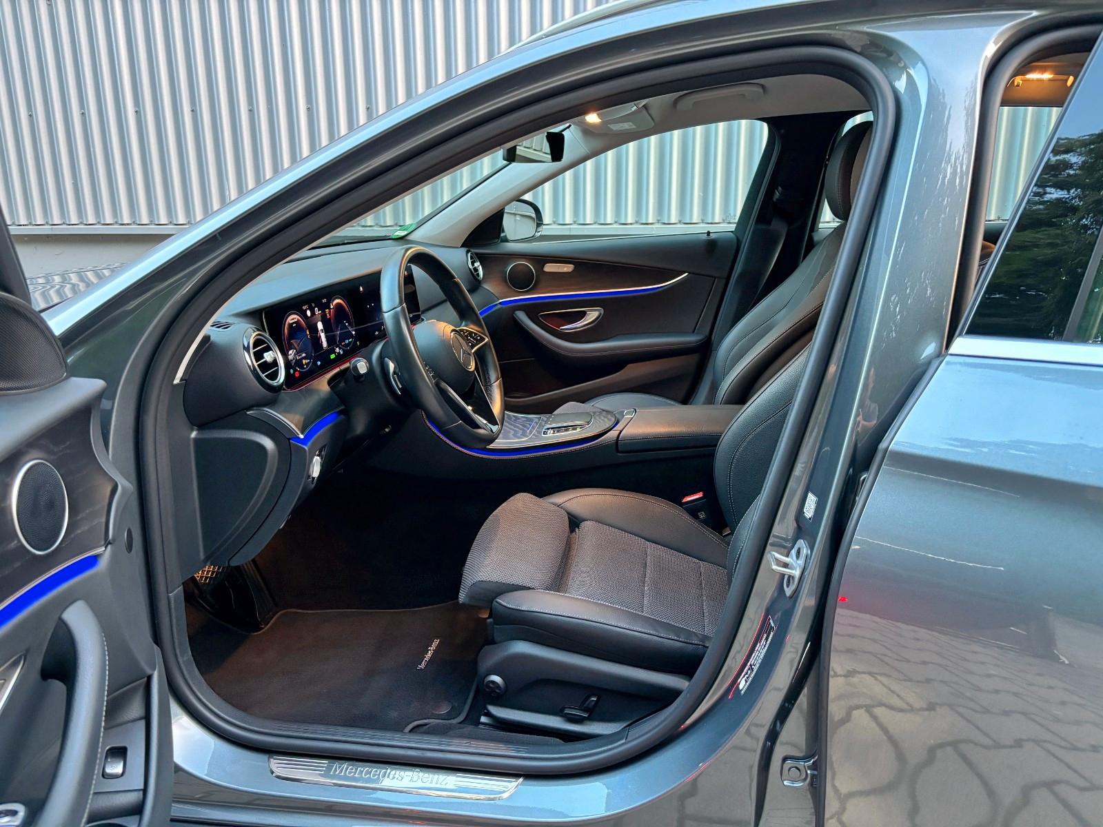 Mercedes-Benz E 220 d 4MATIC T Aut.  AHK MBUX P.ASS LED 360°