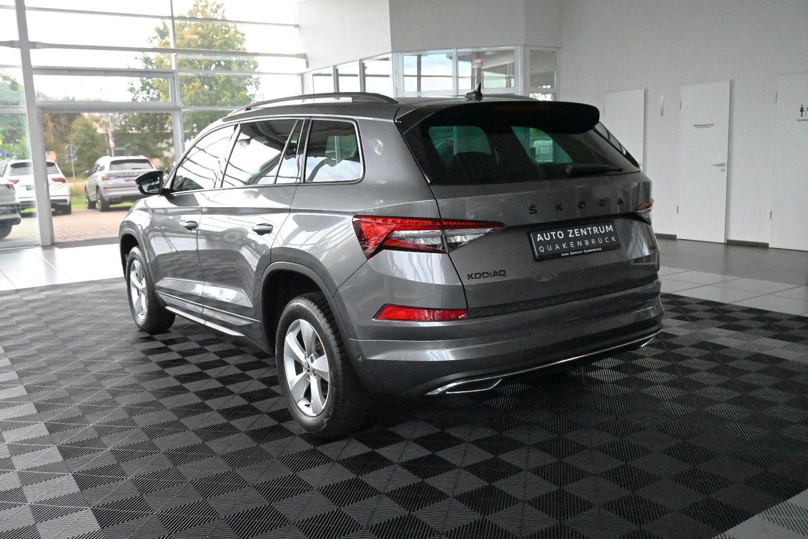 Skoda Kodiaq 2.0 TDI 4x4 Pano Matrix Navi Virtual AHK imagem 3