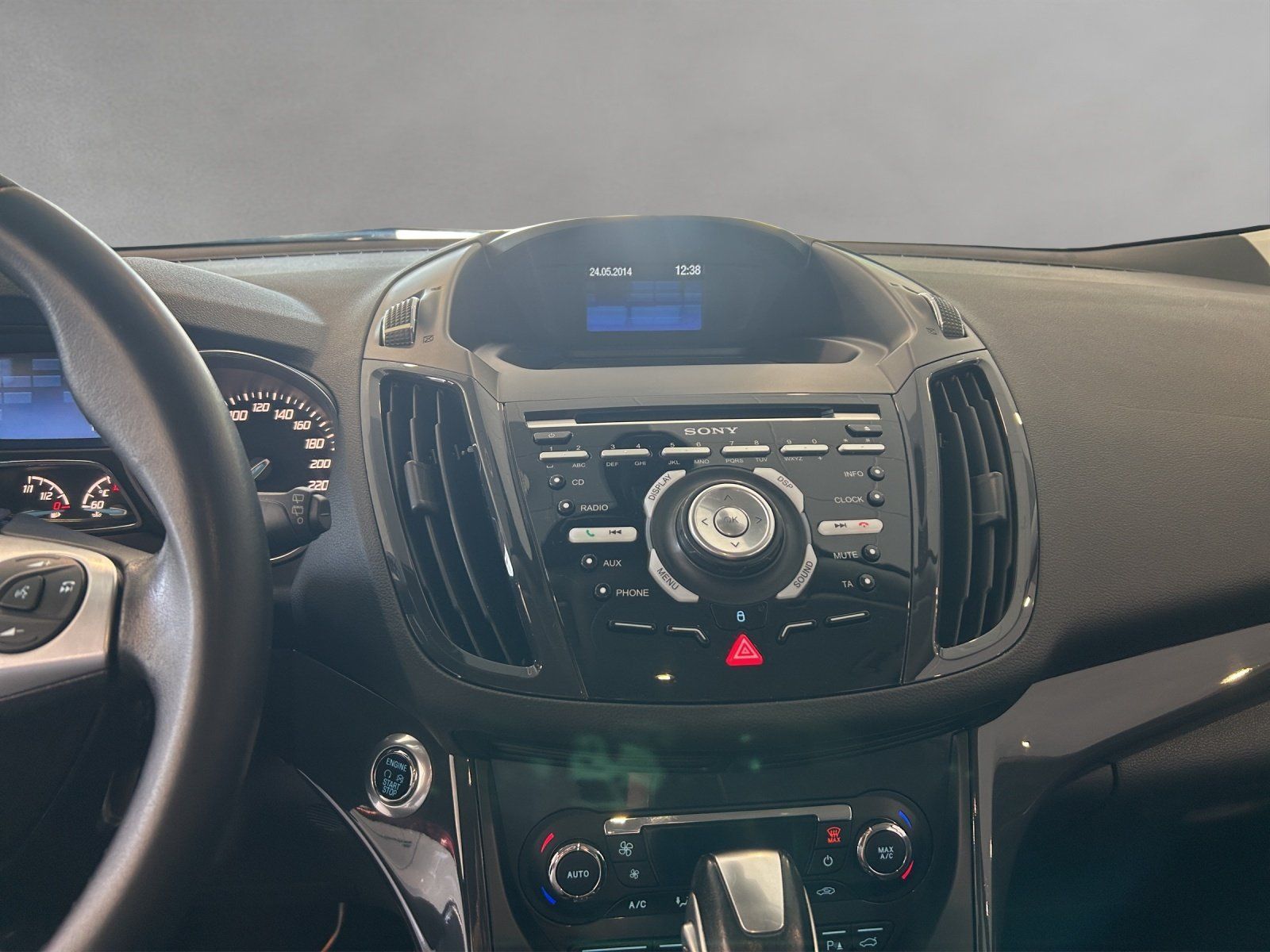 Fahrzeugabbildung Ford Kuga Titanium 1,6 Ecoboost 4x4 Automatik