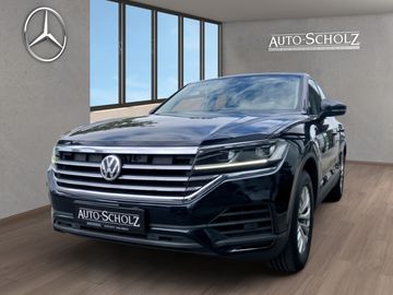 Volkswagen Touareg - 1