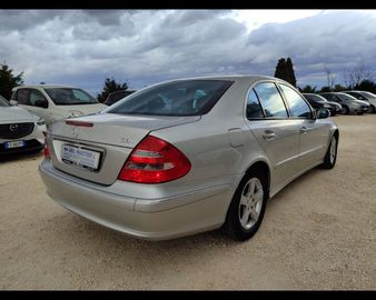 Mercedes E 280 - 11