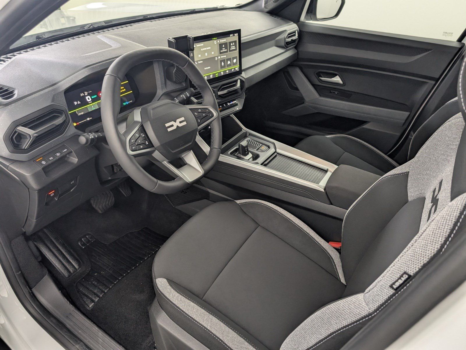 DACIA Bigster  Journey Hybrid 155 19-Zoll City – Bild 36