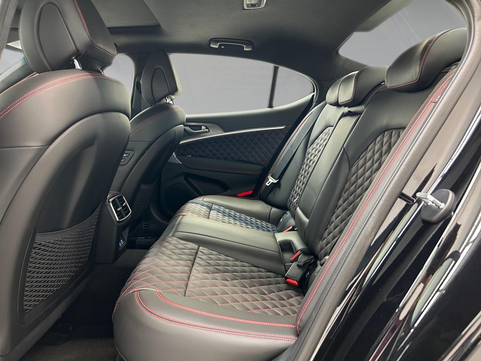 Genesis G70 Sedan 2.0 T-GDi Sport
