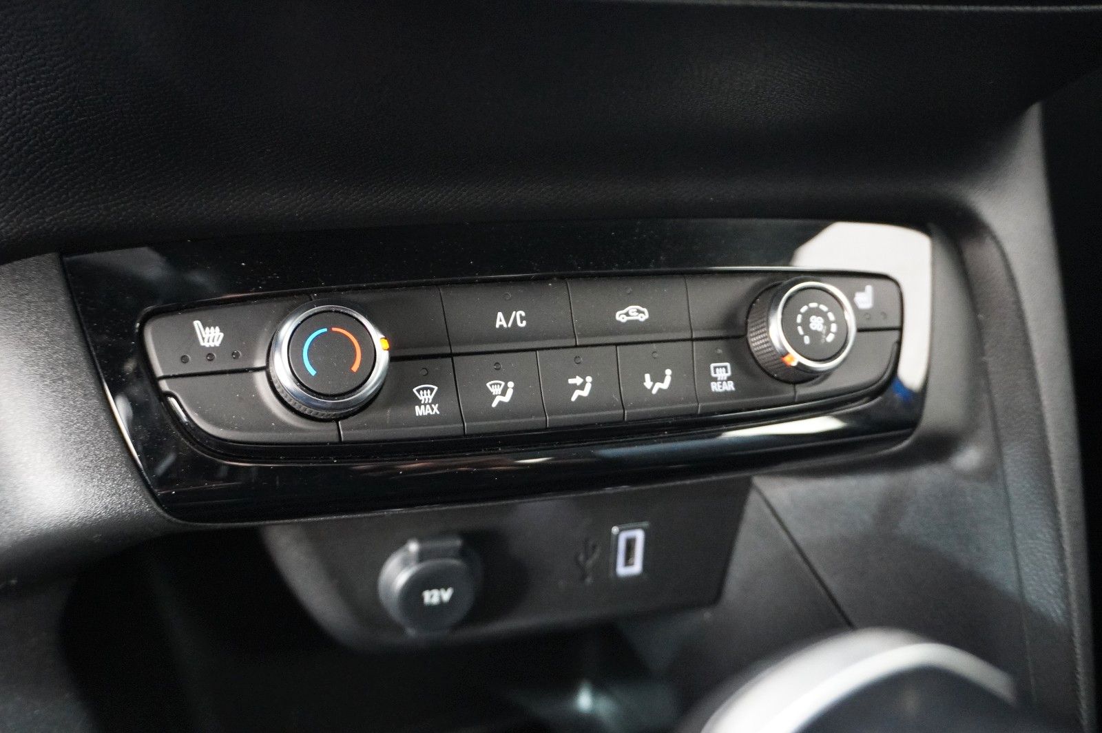 Fahrzeugabbildung Opel Corsa F 1.2 FACELIFT NAVI/LED/KAMERA/VIRTU./DAB+