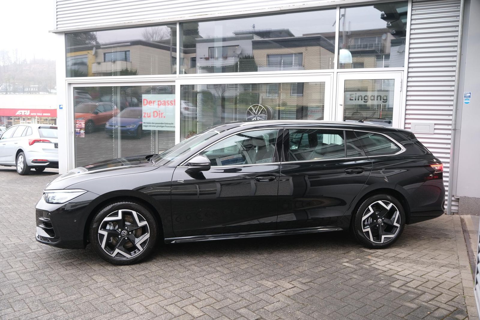 Volkswagen Passat Variant Var. 2.0 TDI DSG 4M R-Line Mat... imagem 2