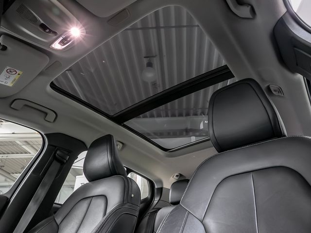 Volvo XC40 Momentum Pro 2WD Parkassistent-Paket Leder