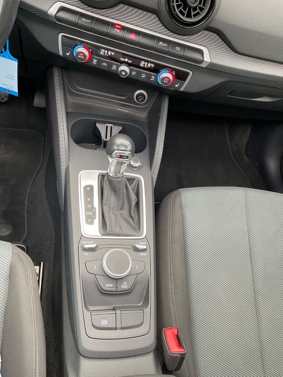 Fahrzeugabbildung Audi Q2 35 TFSI S tronic,Panorama,Kamera,Xenon,Navi