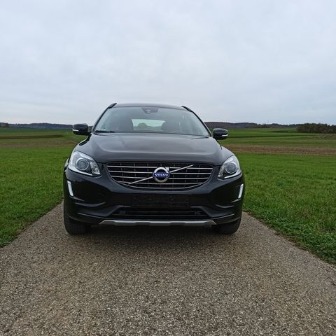 Volvo XC60 T5 AWD Mom. 245 PS; Bi-Xenon Kurvenlicht